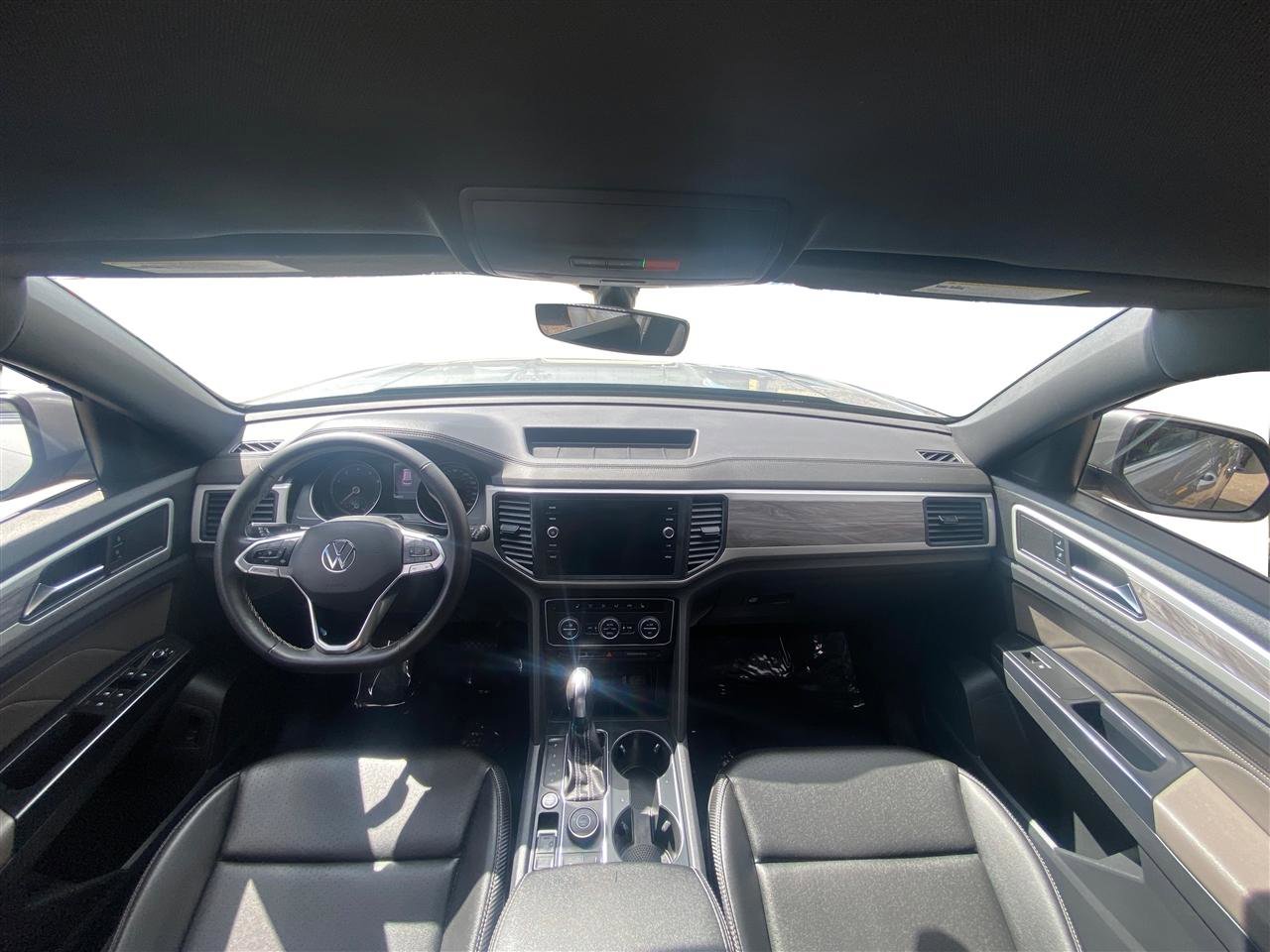 Used 2021 Volkswagen Atlas Cross Sport SE image 31