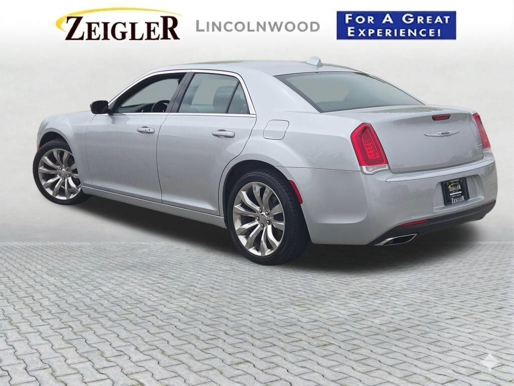 Used 2021 Chrysler 300 Touring w/ Chrome Appearance Package RWD image 14