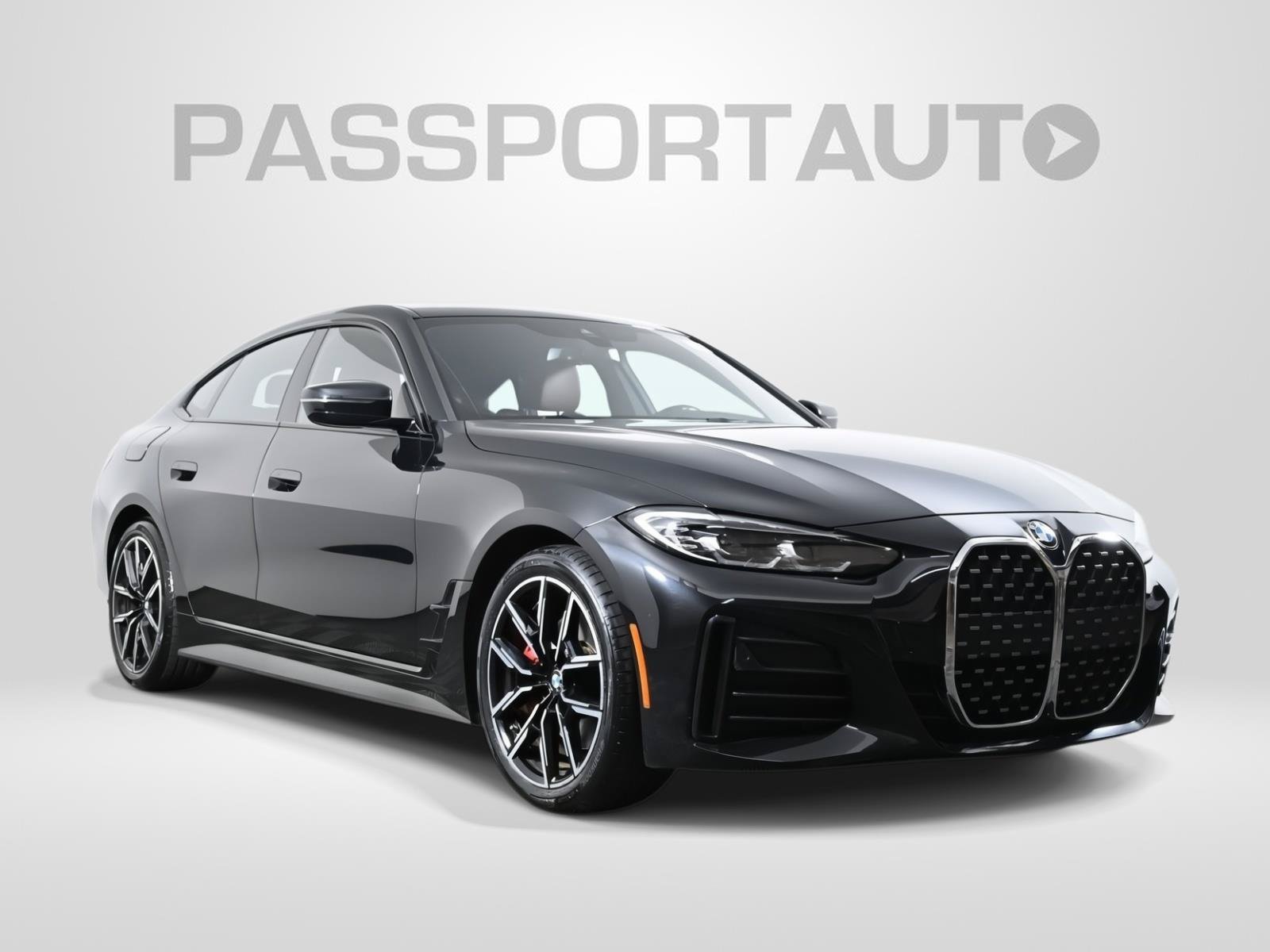 Used 2022 BMW 430i w/ M Sport Package RWD image 3