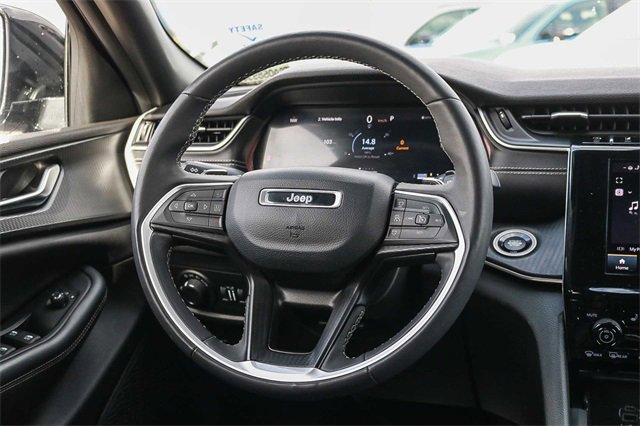 Used 2023 Jeep Grand Cherokee L Laredo image 17