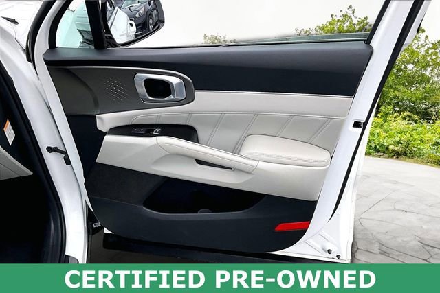 Certified 2022 Kia Sorento SX w/ Panoramic Sunroof Package image 22