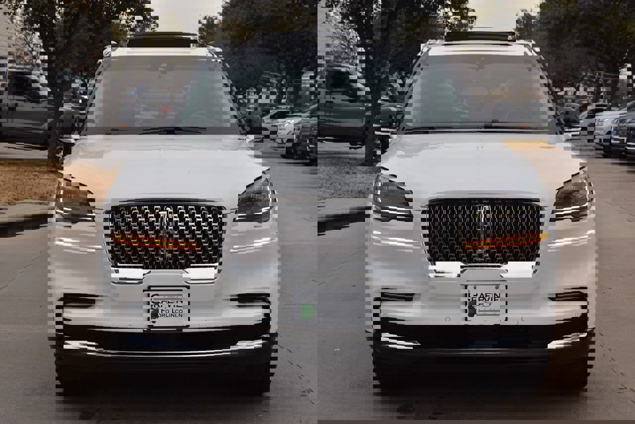 Certified 2023 Lincoln Aviator Reserve w/ Elements Package Plus image 3