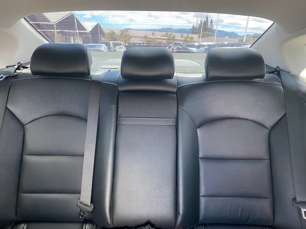 Used 2017 Kia Cadenza Premium w/ Luxury Package FWD image 36