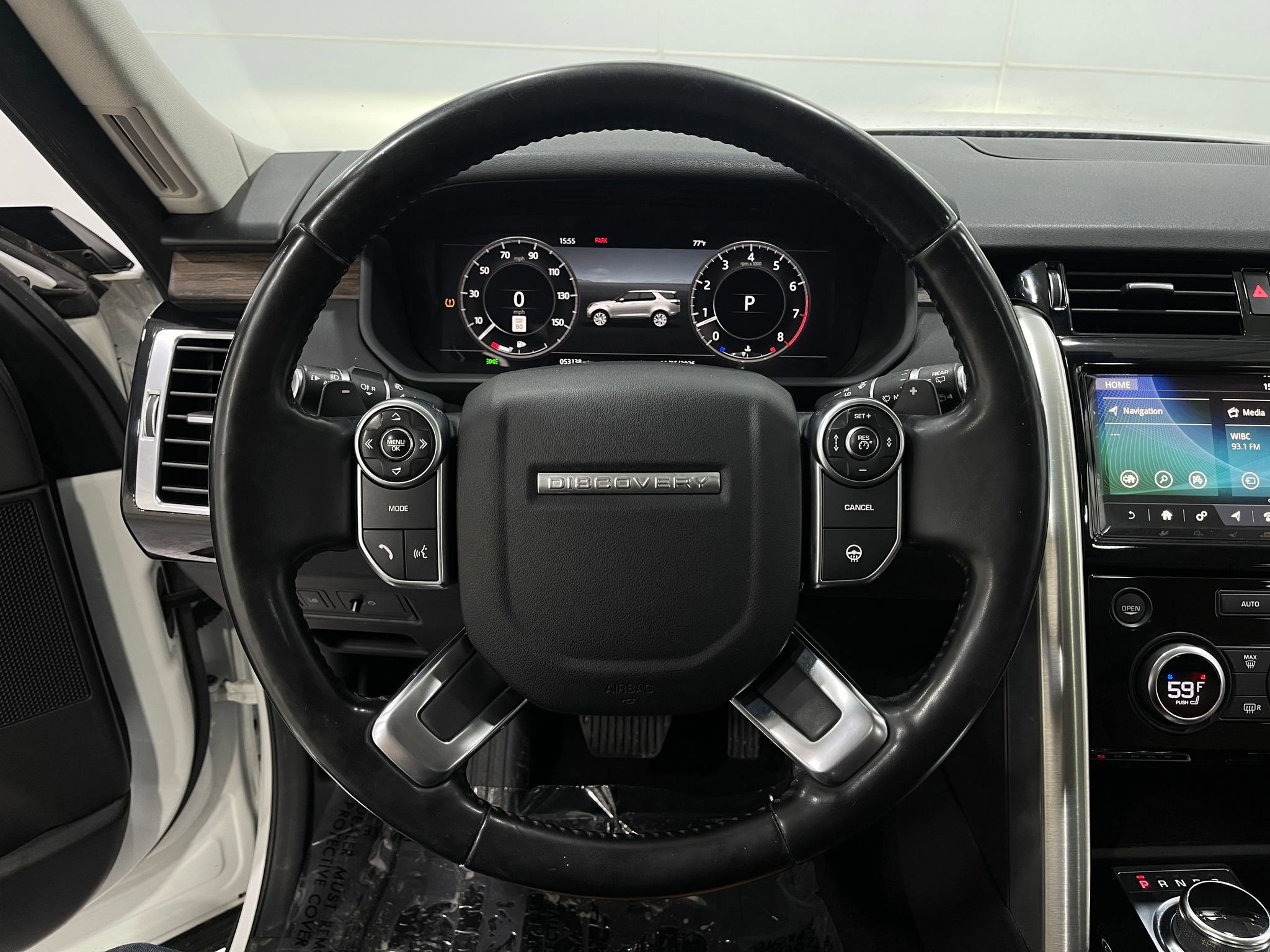 Used 2018 Land Rover Discovery HSE AWD/4WD image 20