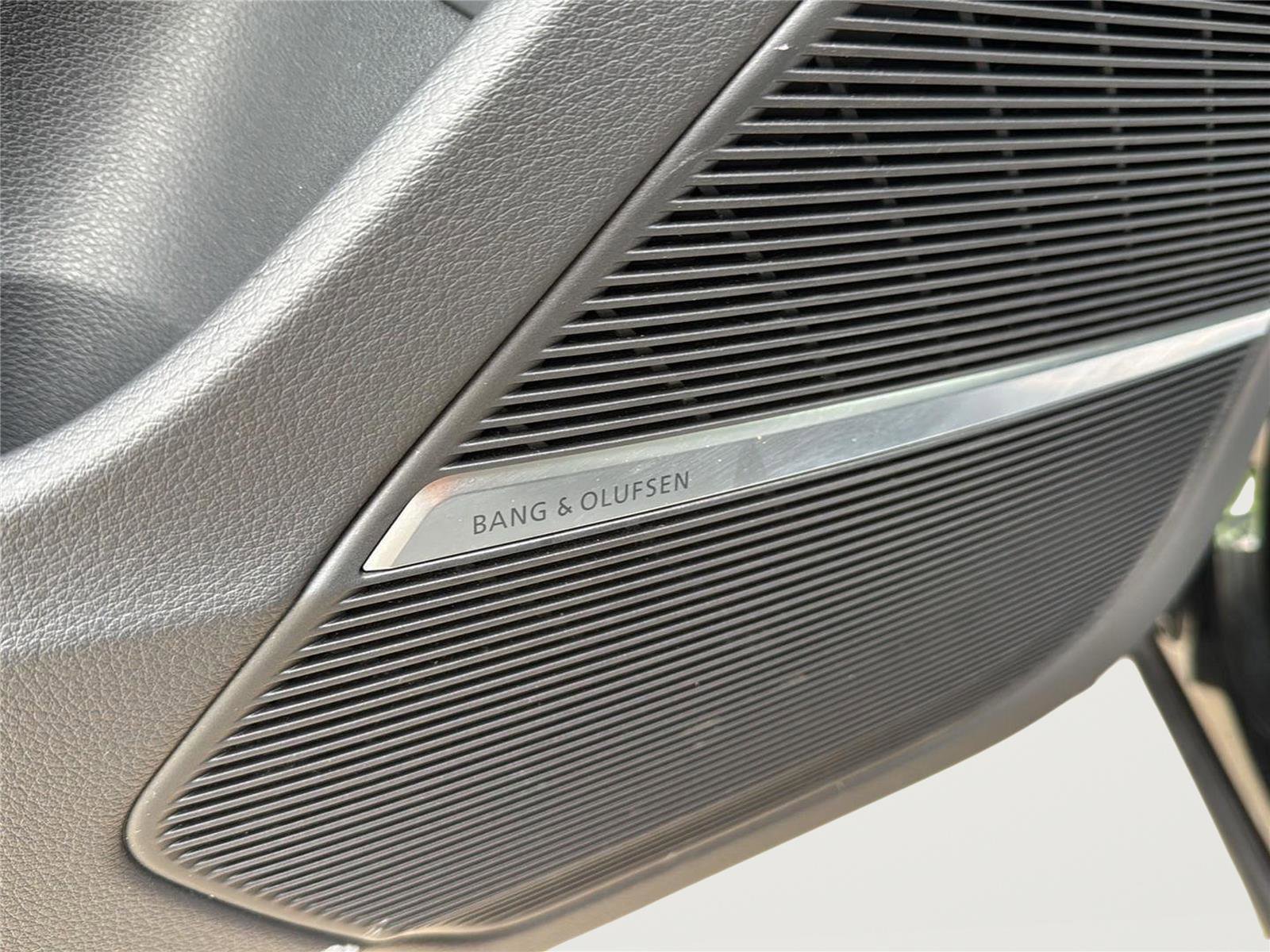 Used 2022 Audi Q8 Premium Plus w/ Premium Plus Package image 10