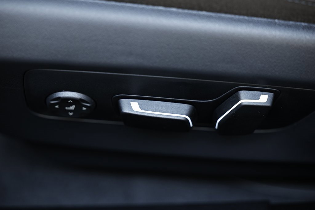 Used 2026 BMW 530i w/ Premium Package image 25