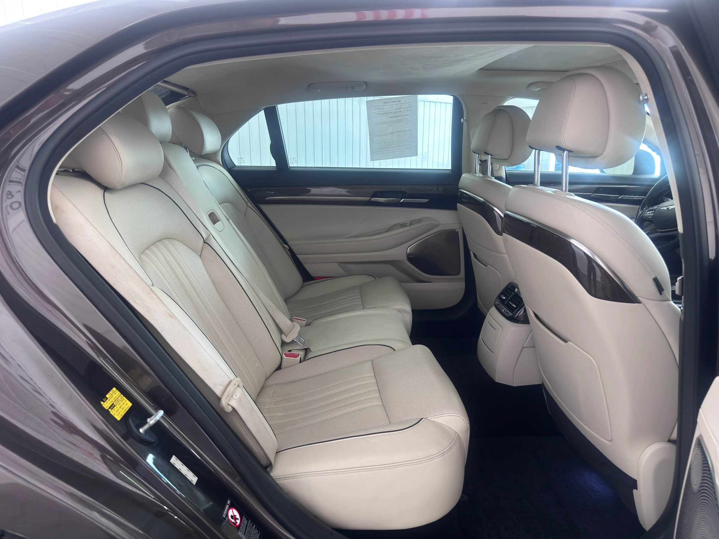Used 2017 Genesis G90 3.3T Premium RWD image 11