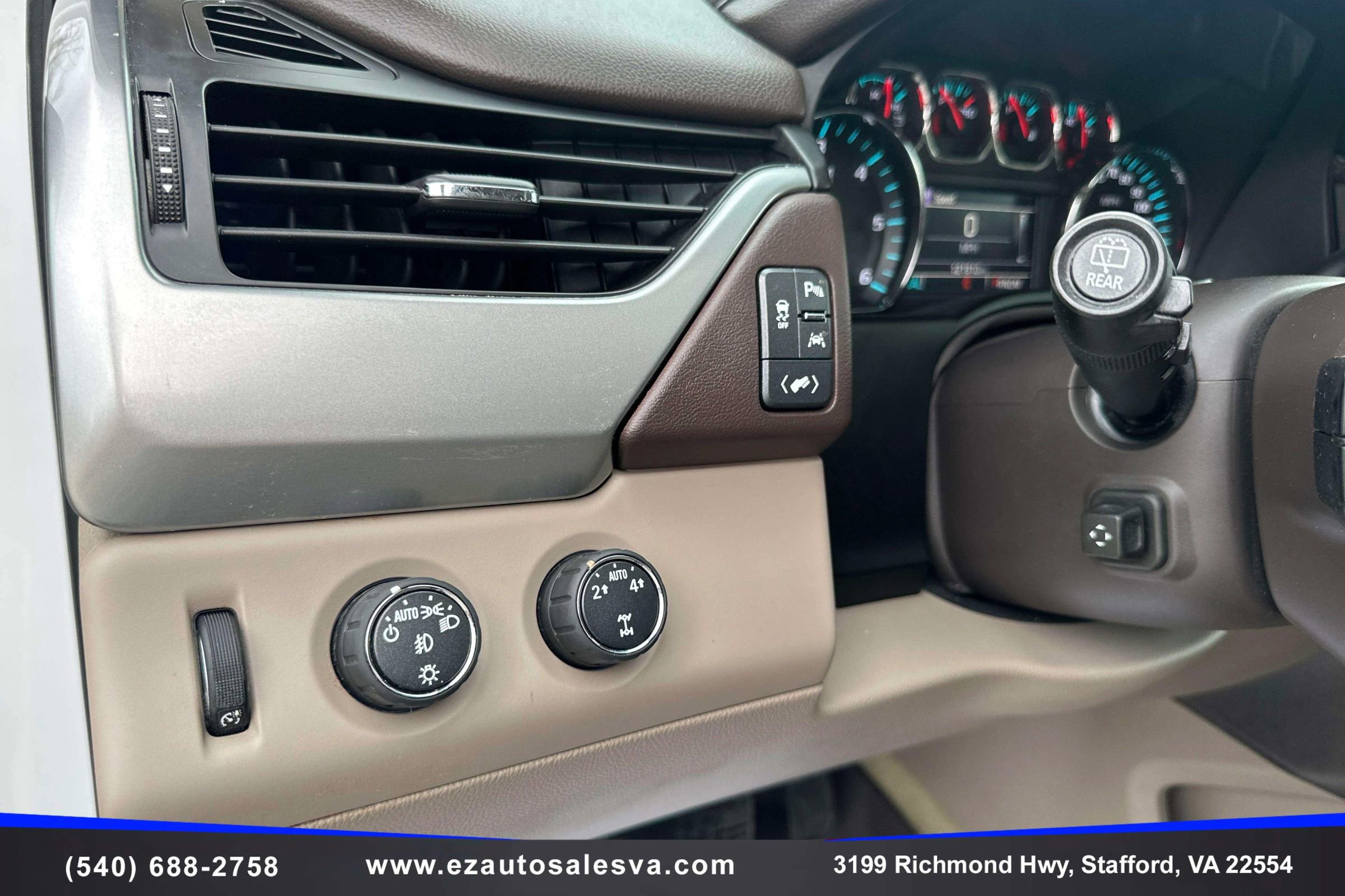 Used 2016 Chevrolet Suburban LT image 18