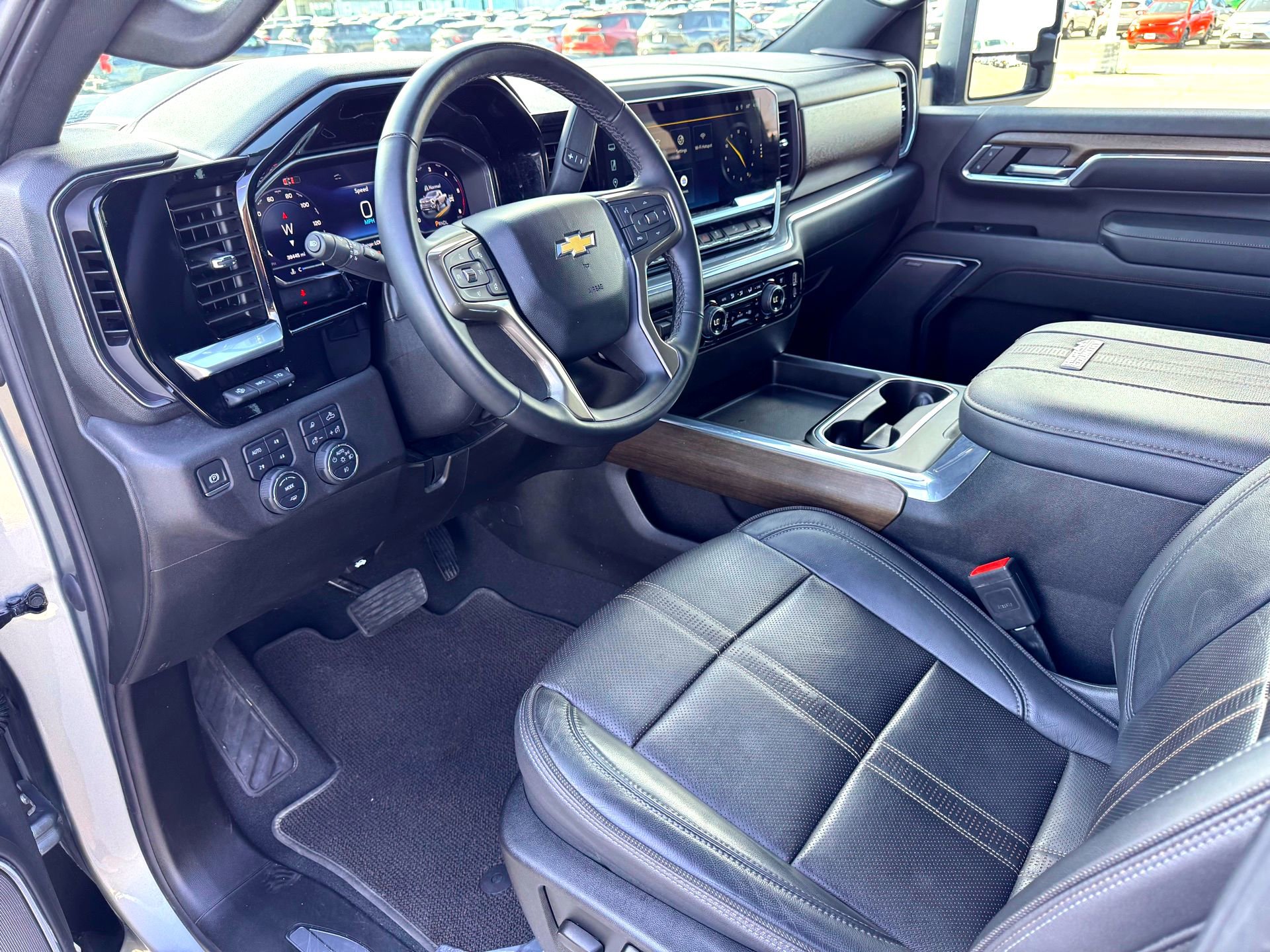 Used 2024 Chevrolet Silverado 2500 High Country w/ Technology Package image 11