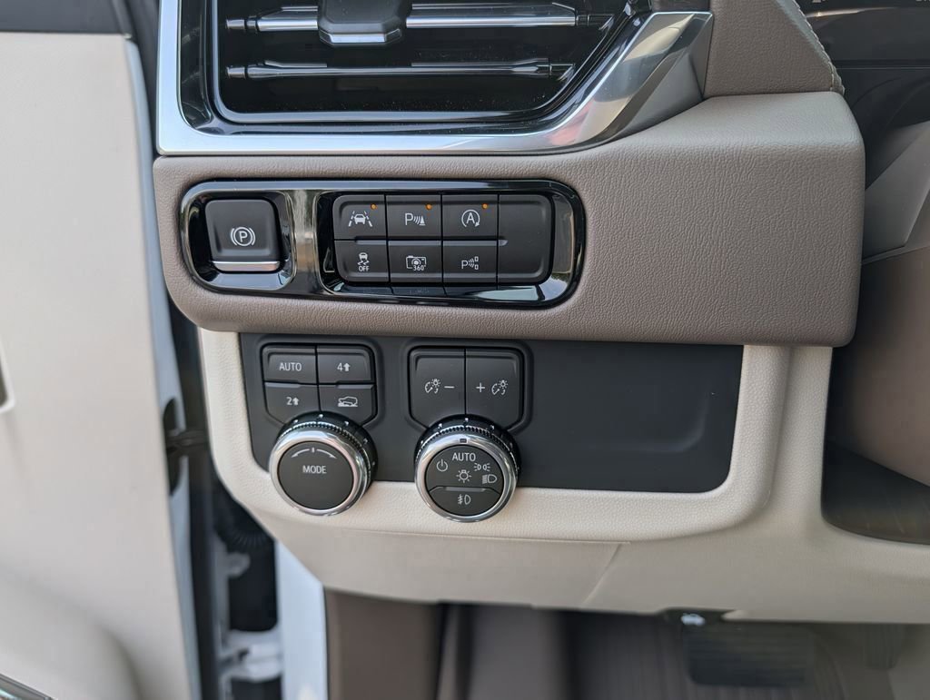 New 2026 GMC Yukon Denali AWD/4WD image 16