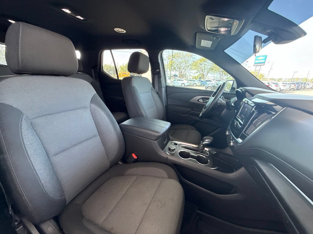 Used 2023 Chevrolet Traverse LT FWD image 34