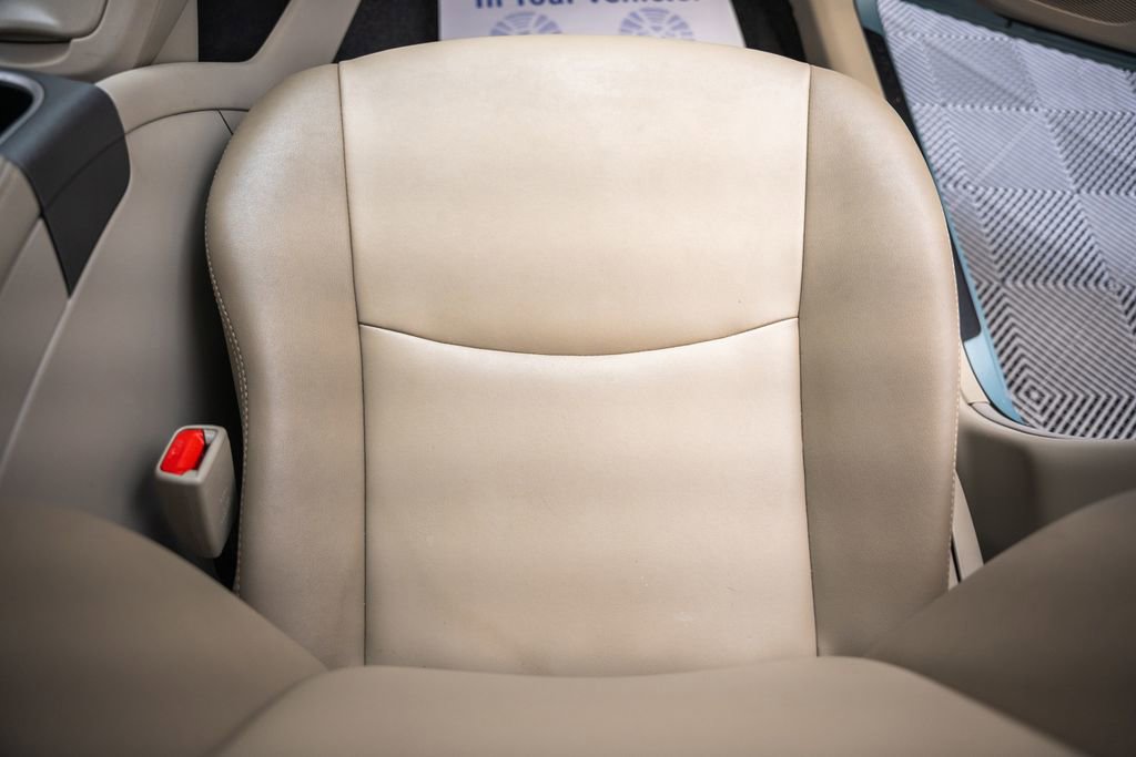 Used 2015 Toyota Prius Five FWD image 30