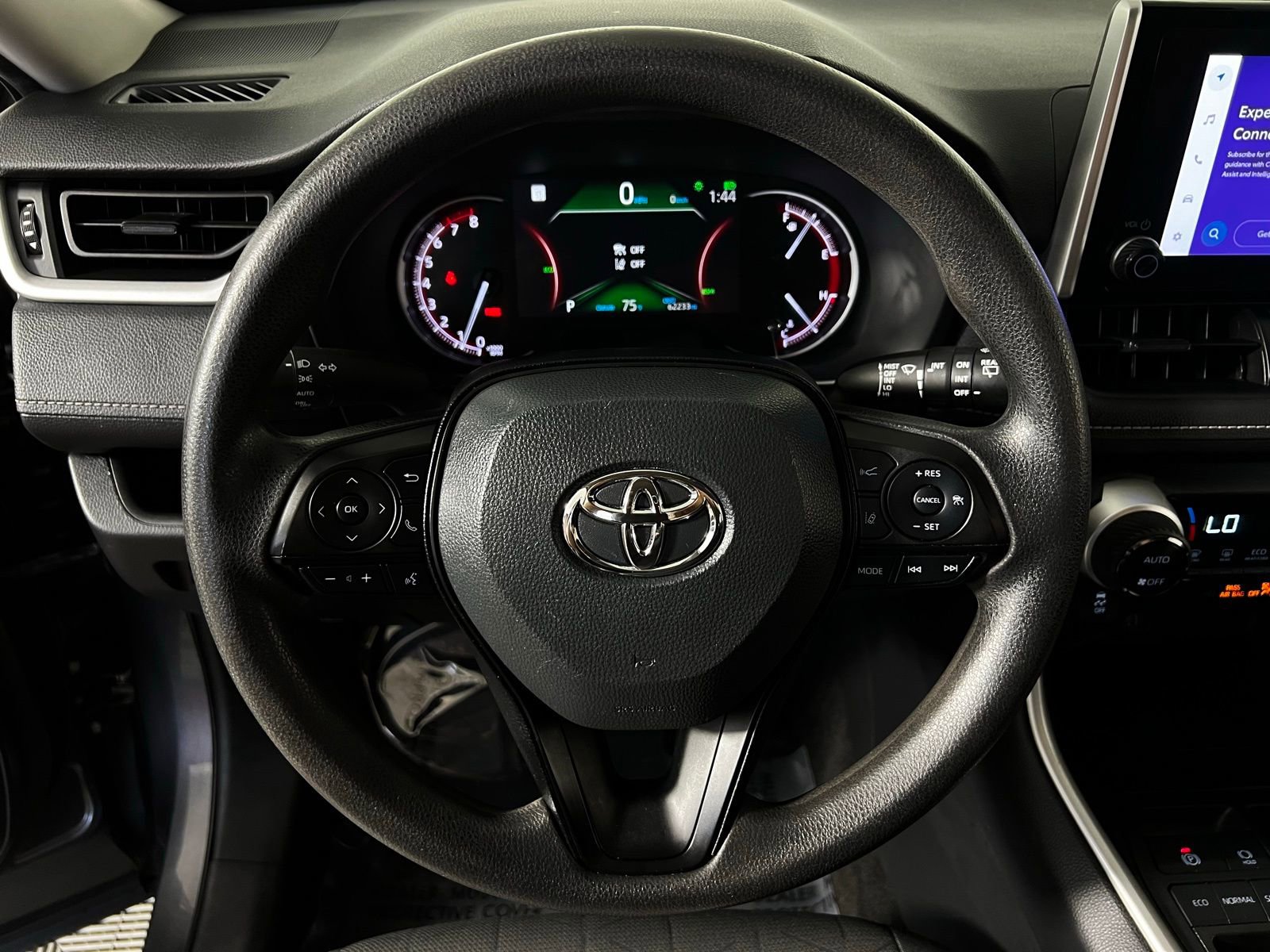 Used 2024 Toyota RAV4 XLE FWD image 16