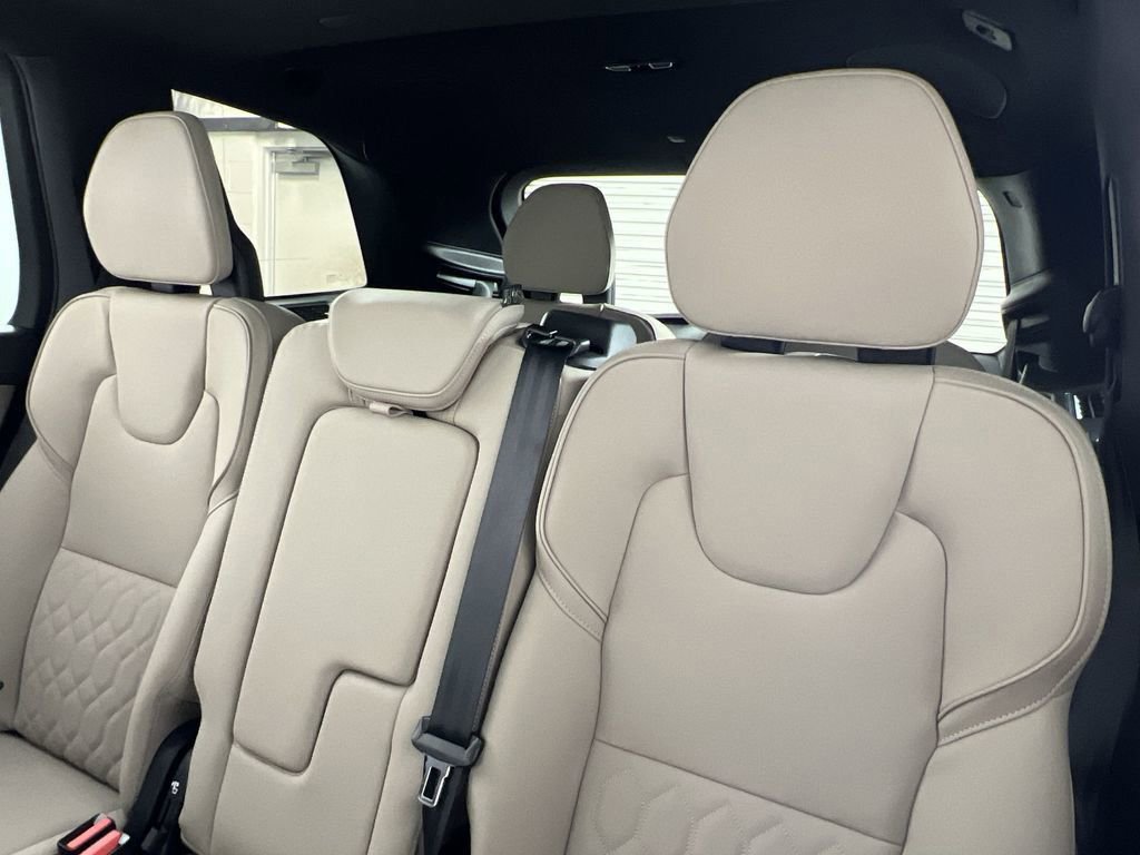 New 2026 Volvo XC90 T8 Plus w/ Protection Package image 10