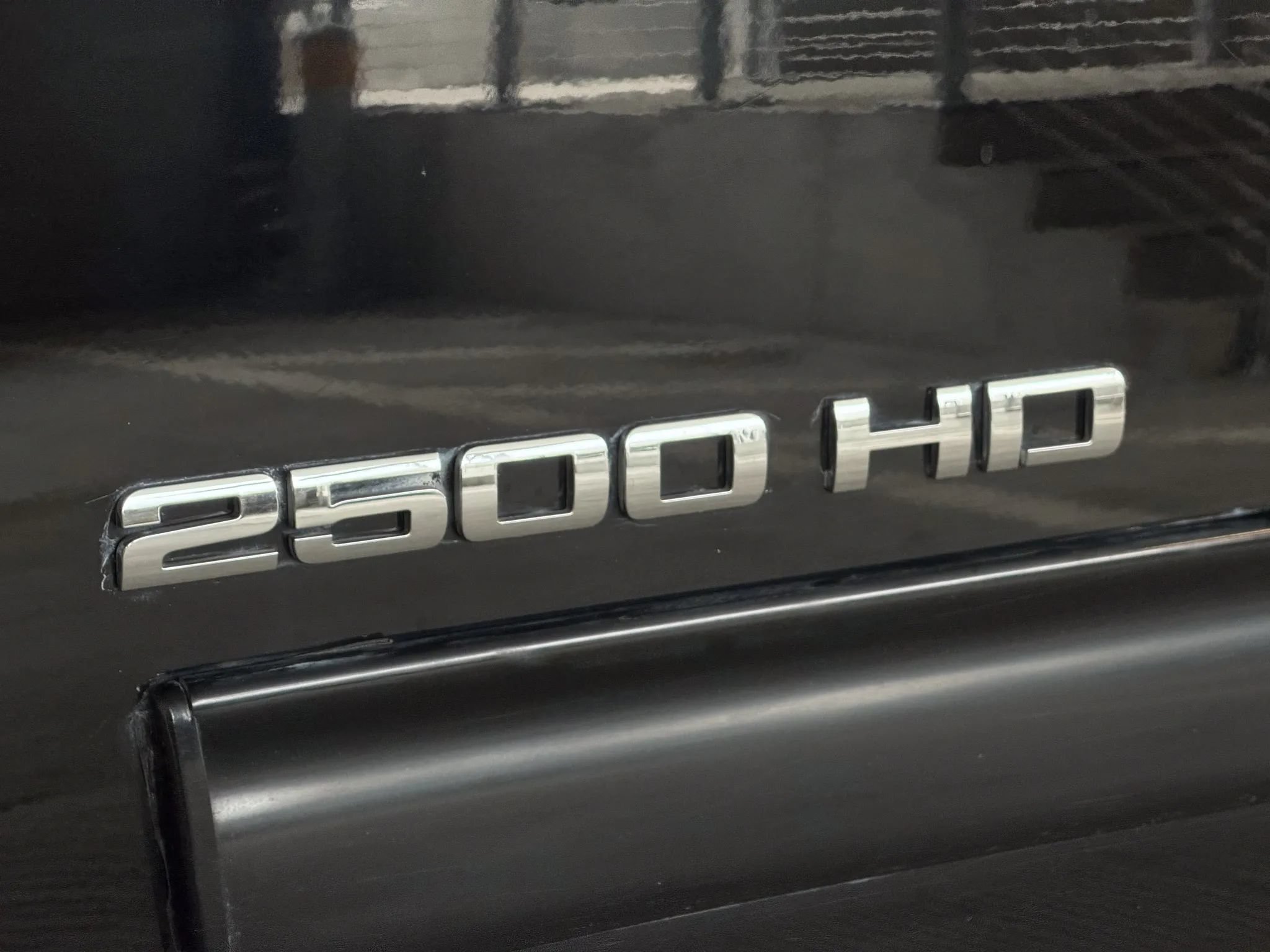 Used 2011 Chevrolet Silverado 2500 LT w/ Interior Plus Package AWD/4WD image 8