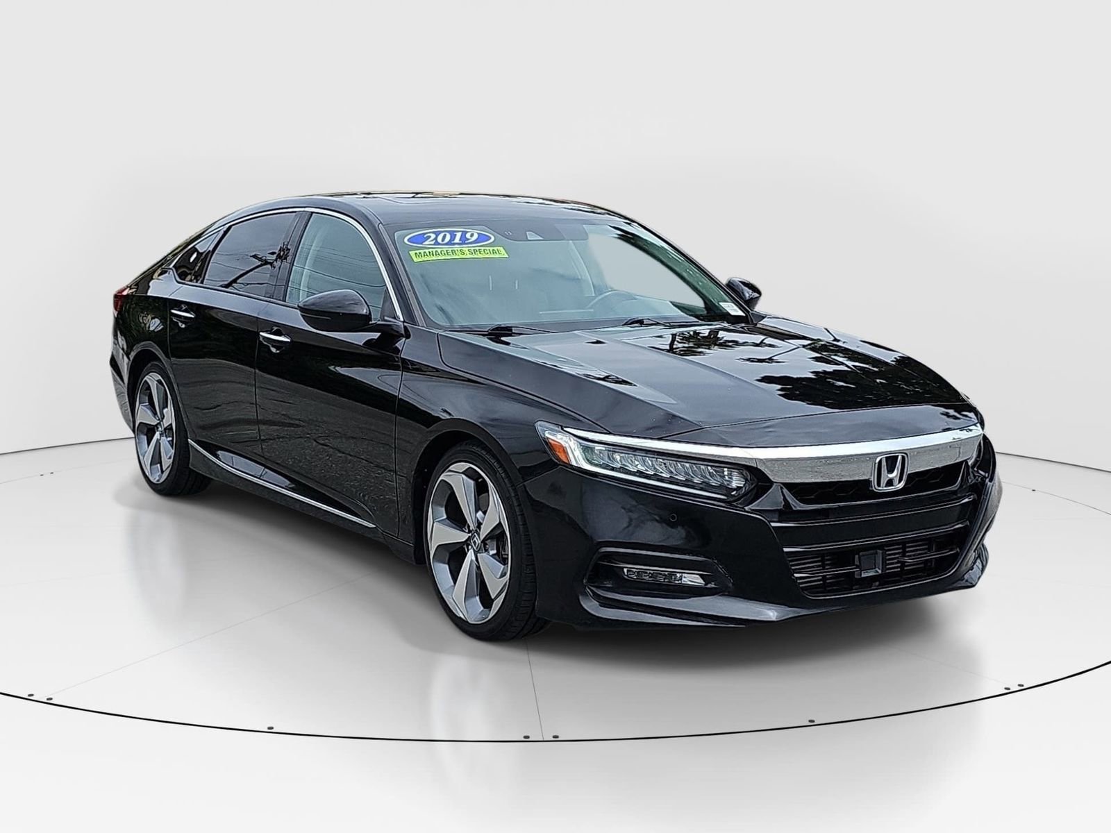 Used 2019 Honda Accord Touring image 3