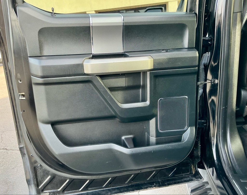 Used 2016 Ford F150 Lariat image 31