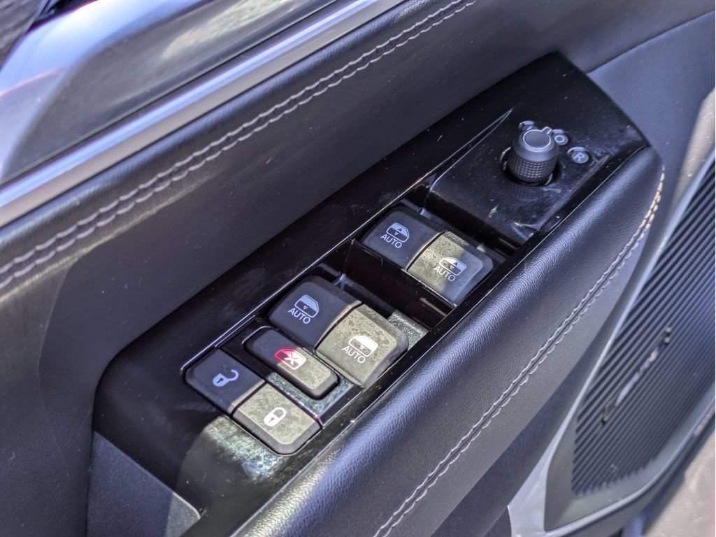 Used 2022 Jeep Wagoneer Series II AWD/4WD image 13