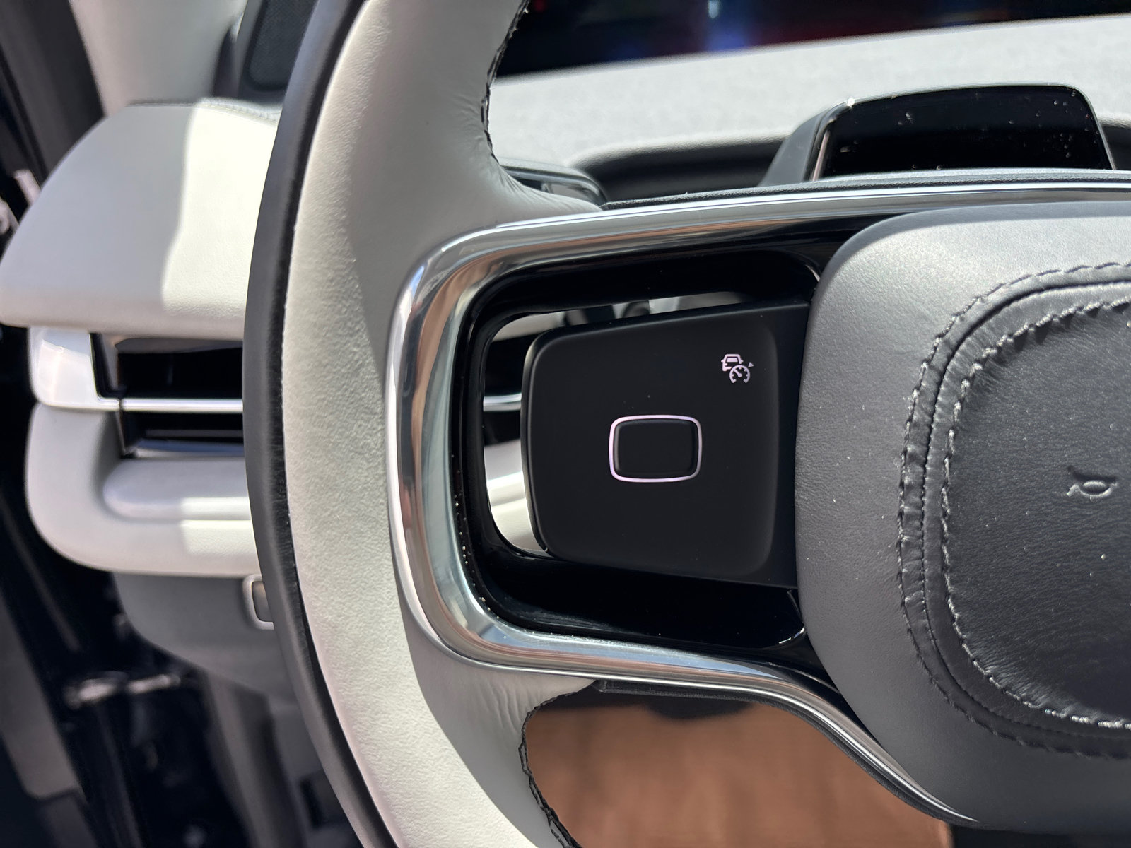 New 2026 Lincoln Navigator Reserve AWD/4WD image 16