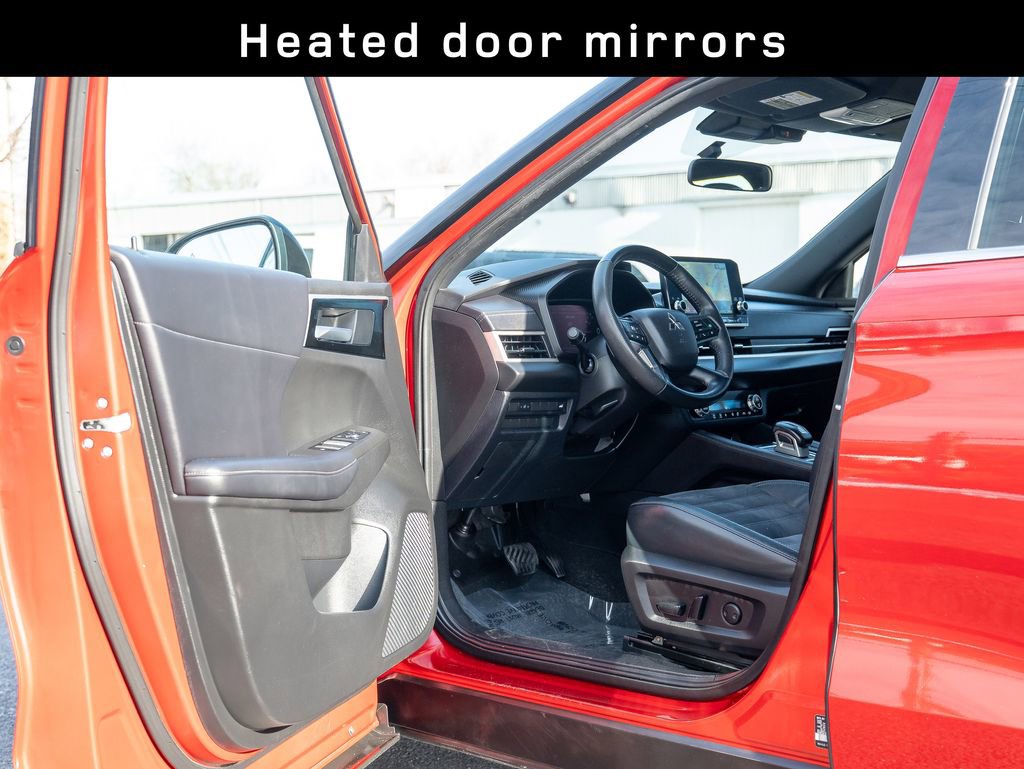 Used 2023 Mitsubishi Outlander SE Black Edition image 11