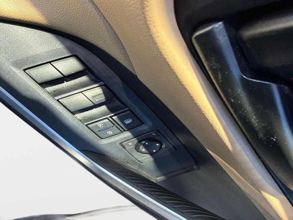 Used 2023 Toyota RAV4 LE image 18