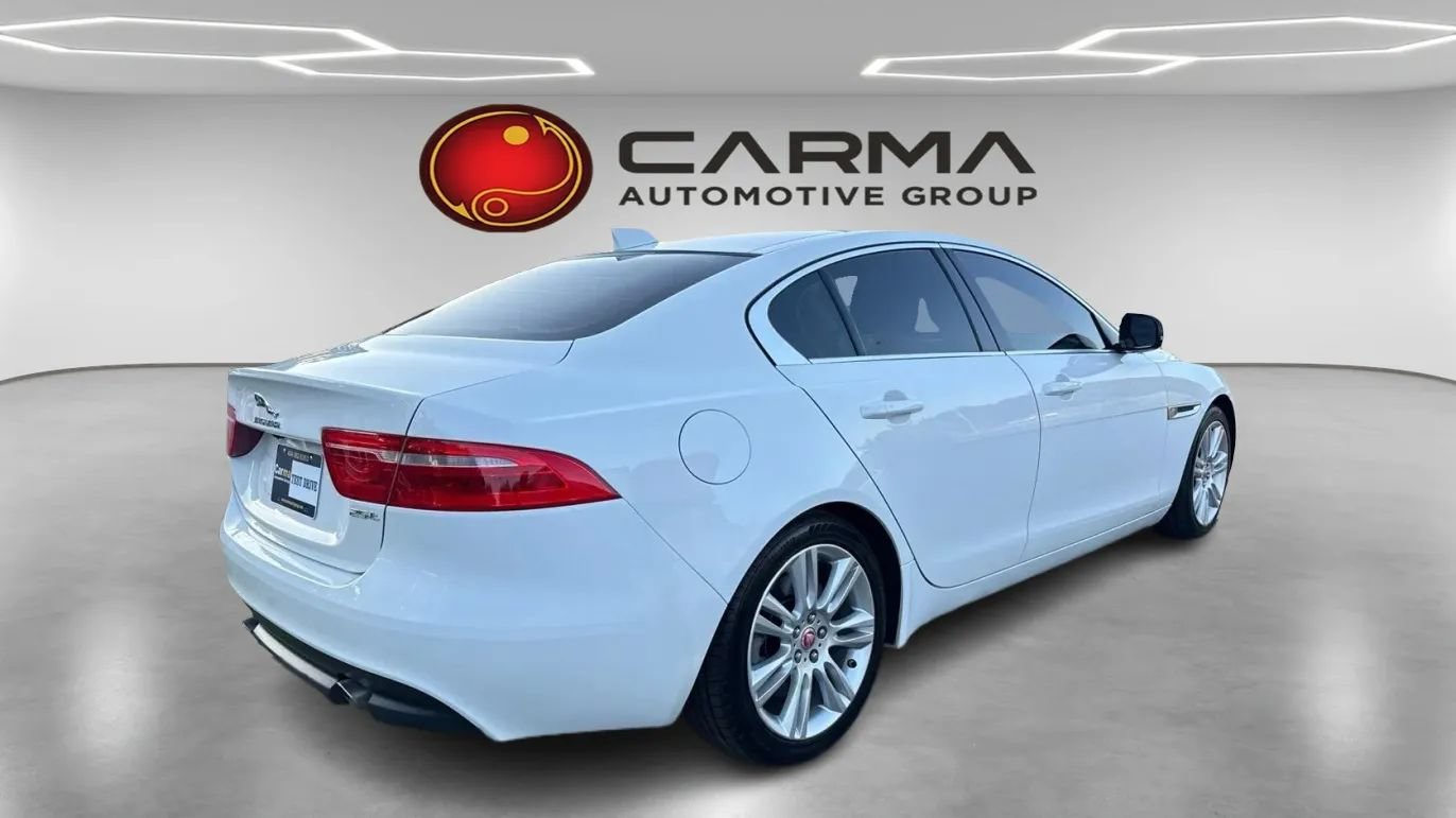 Used 2019 Jaguar XE Premium RWD image 5