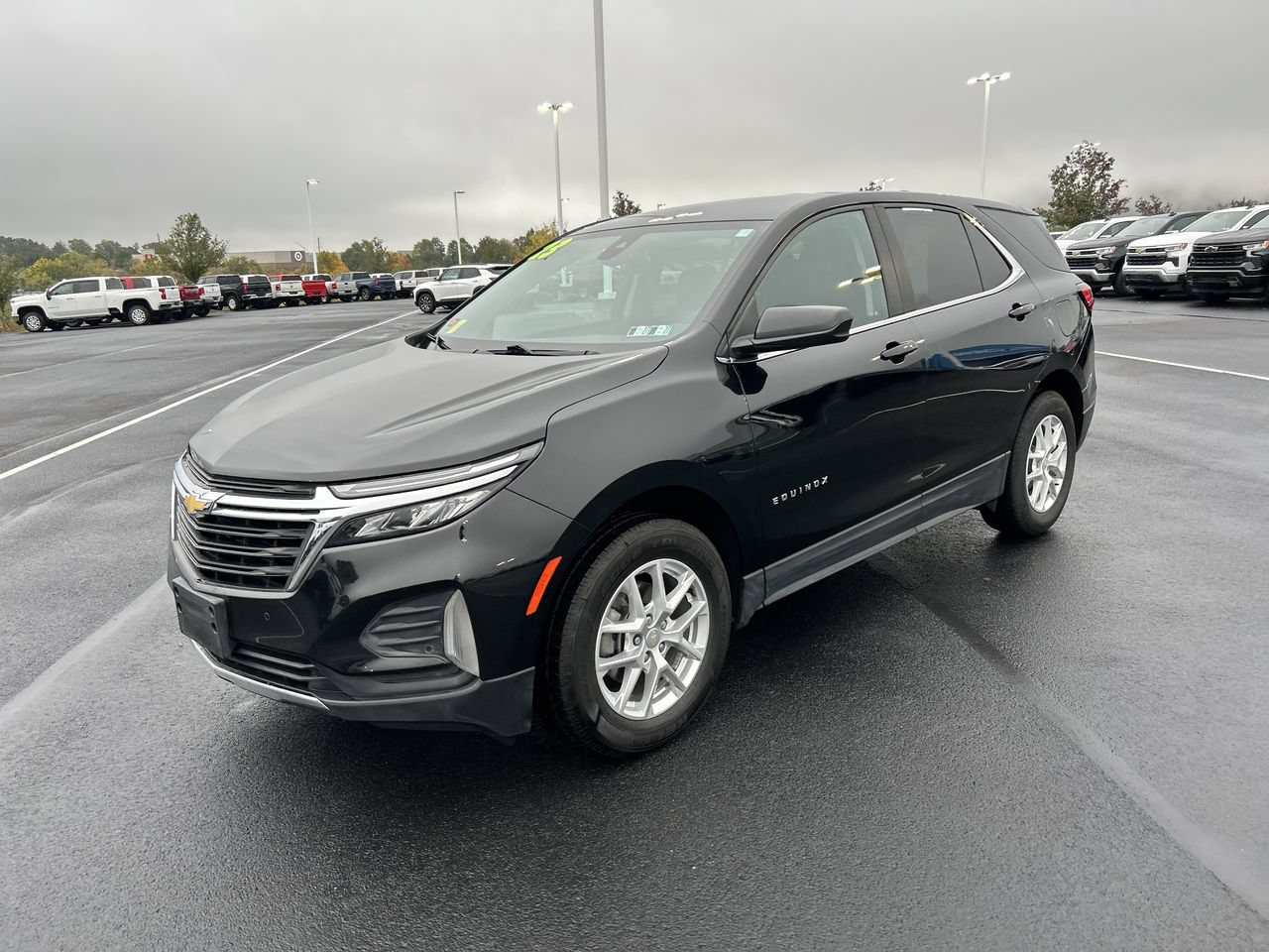 Used 2023 Chevrolet Equinox LT w/ Driver Convenience Package AWD/4WD image 3