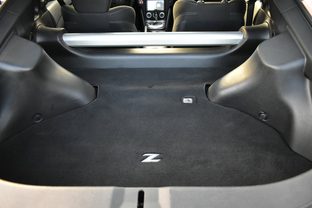 Used 2015 Nissan 370Z Coupe image 38