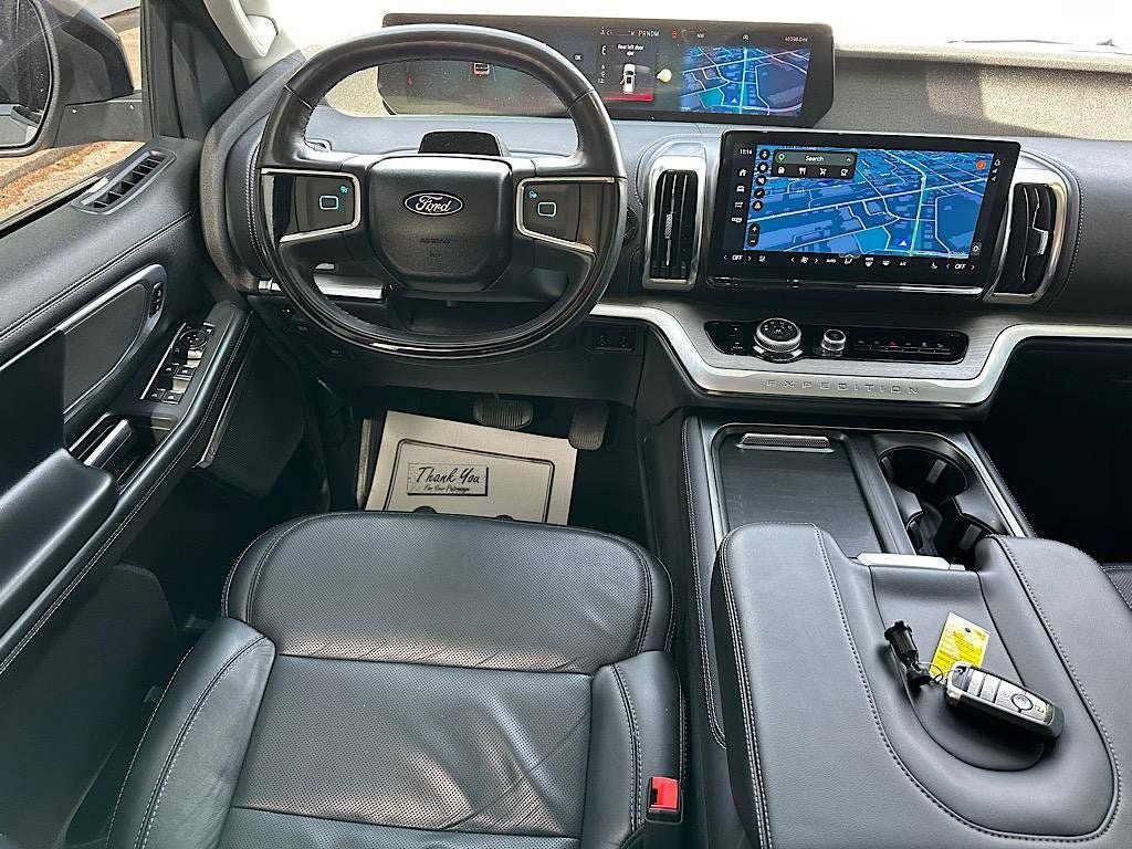 Used 2025 Ford Expedition Max Platinum AWD/4WD image 21