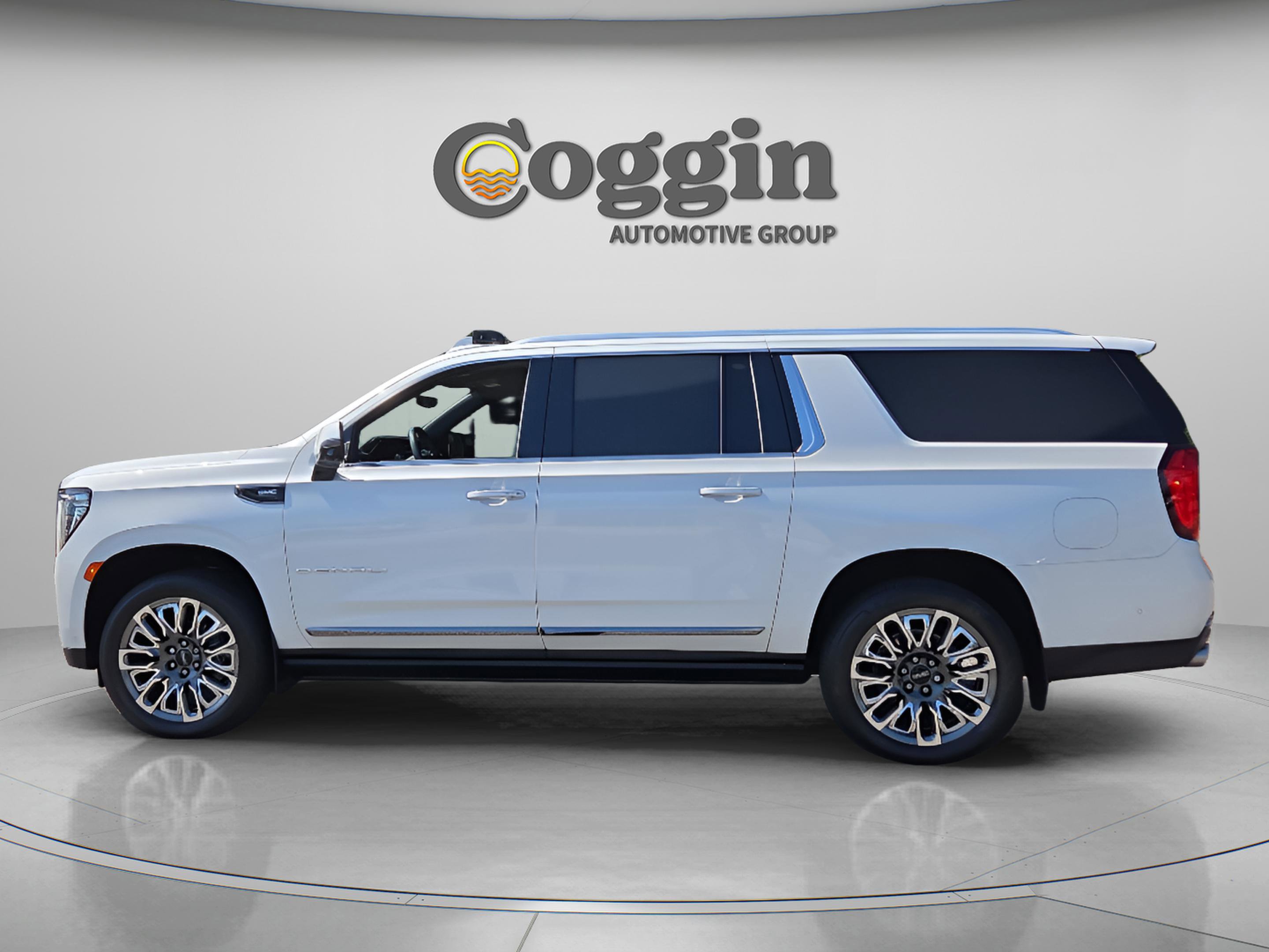 Certified 2023 GMC Yukon XL Denali Ultimate w/ LPO, Floor Liner Package AWD/4WD image 2