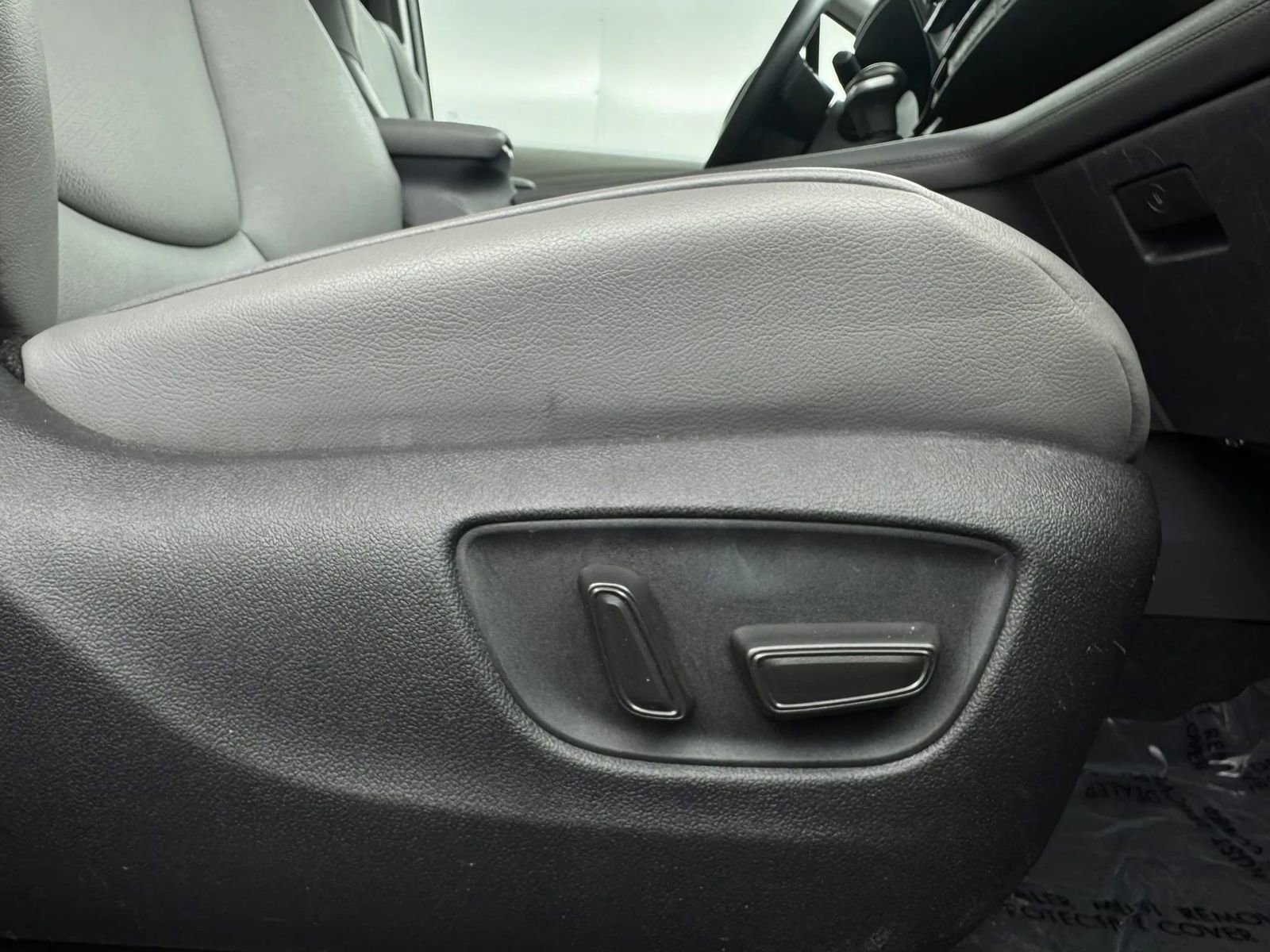 Used 2023 Toyota Sienna XLE AWD/4WD image 33