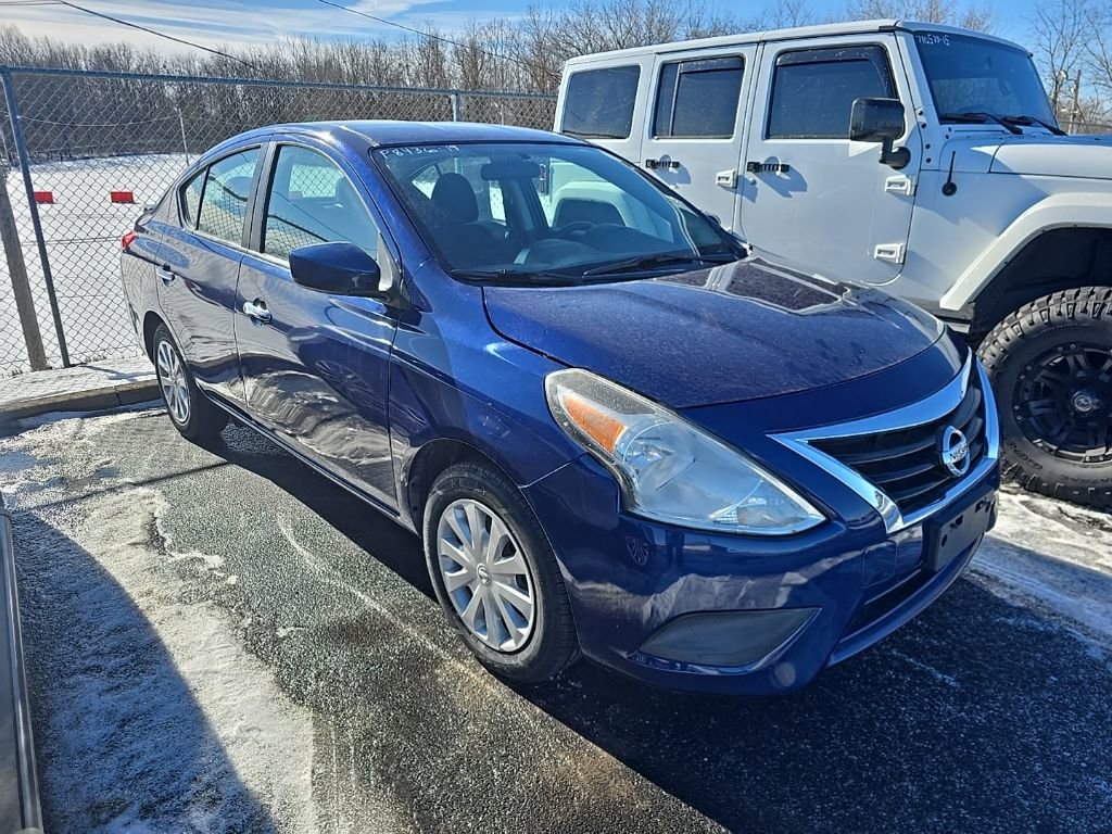 Used 2019 Nissan Versa SV image 4