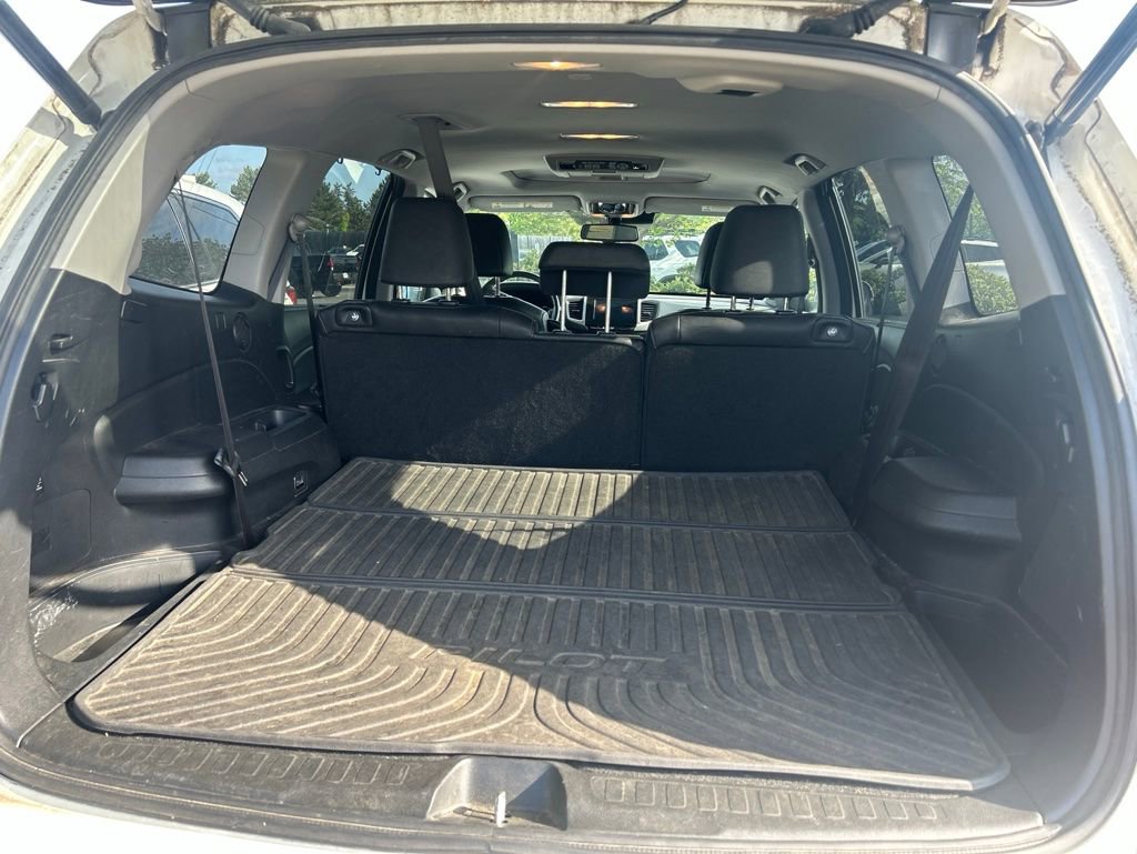 Used 2017 Honda Pilot Touring image 6