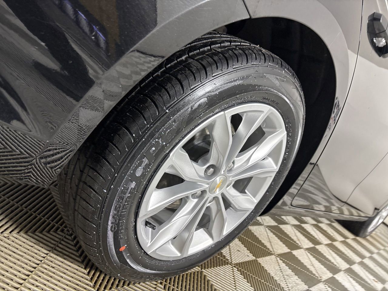 Used 2024 Chevrolet Malibu LT image 32