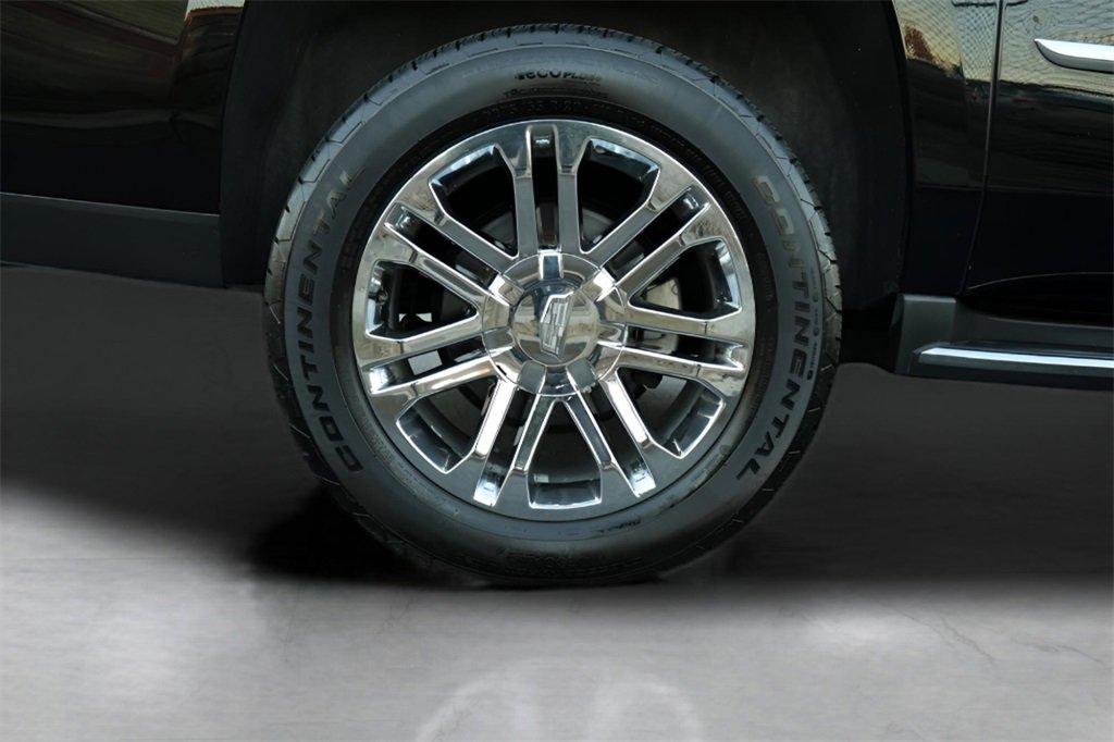 Used 2020 Cadillac Escalade ESV 4WD image 18