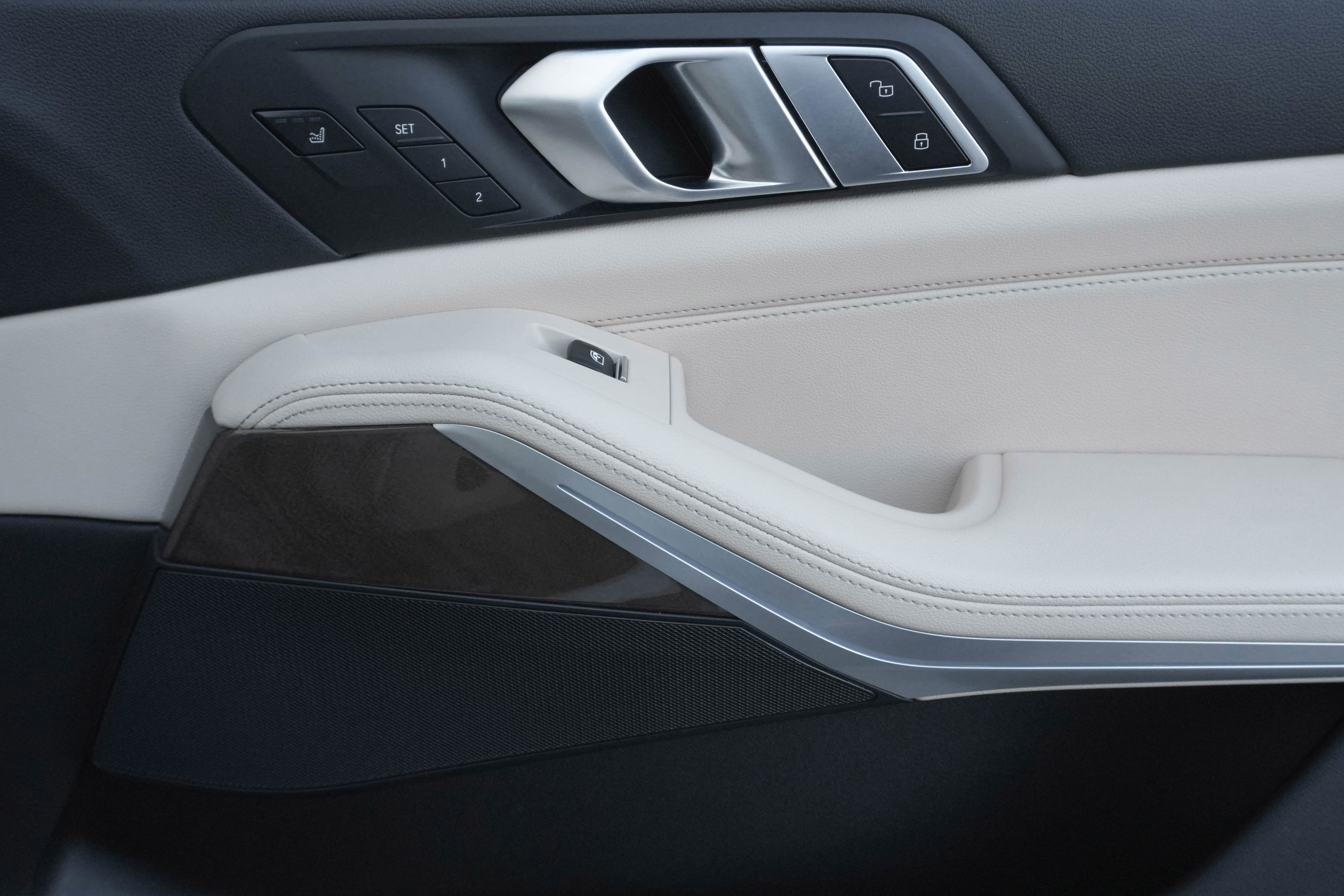 Used 2022 BMW X5 xDrive40i w/ Luxury Seating Package image 27