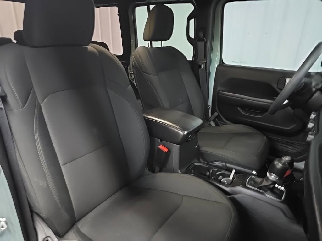 Used 2023 Jeep Wrangler Unlimited w/ 8.4" Radio Group image 14