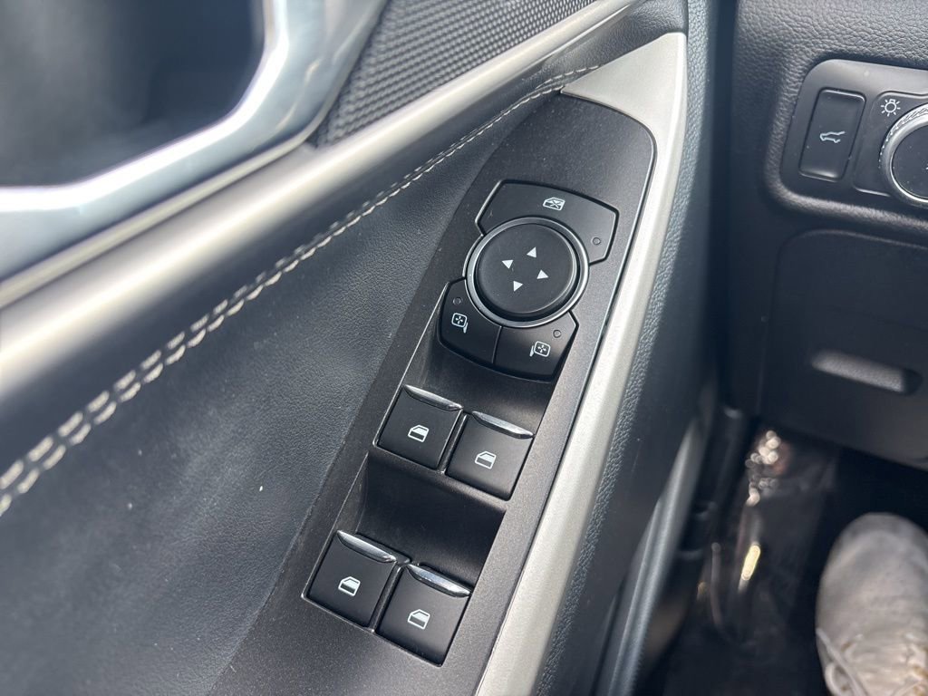 Used 2022 Ford Explorer XLT w/ Equipment Group 202A image 20