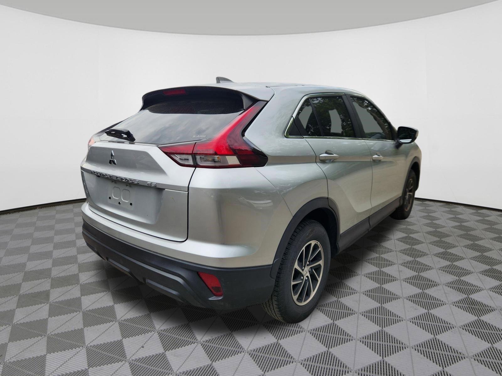 Used 2024 Mitsubishi Eclipse Cross ES AWD/4WD image 4
