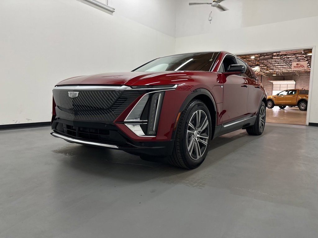 Used 2024 Cadillac Lyriq Luxury w/ LPO, Floor Liner Package image 22