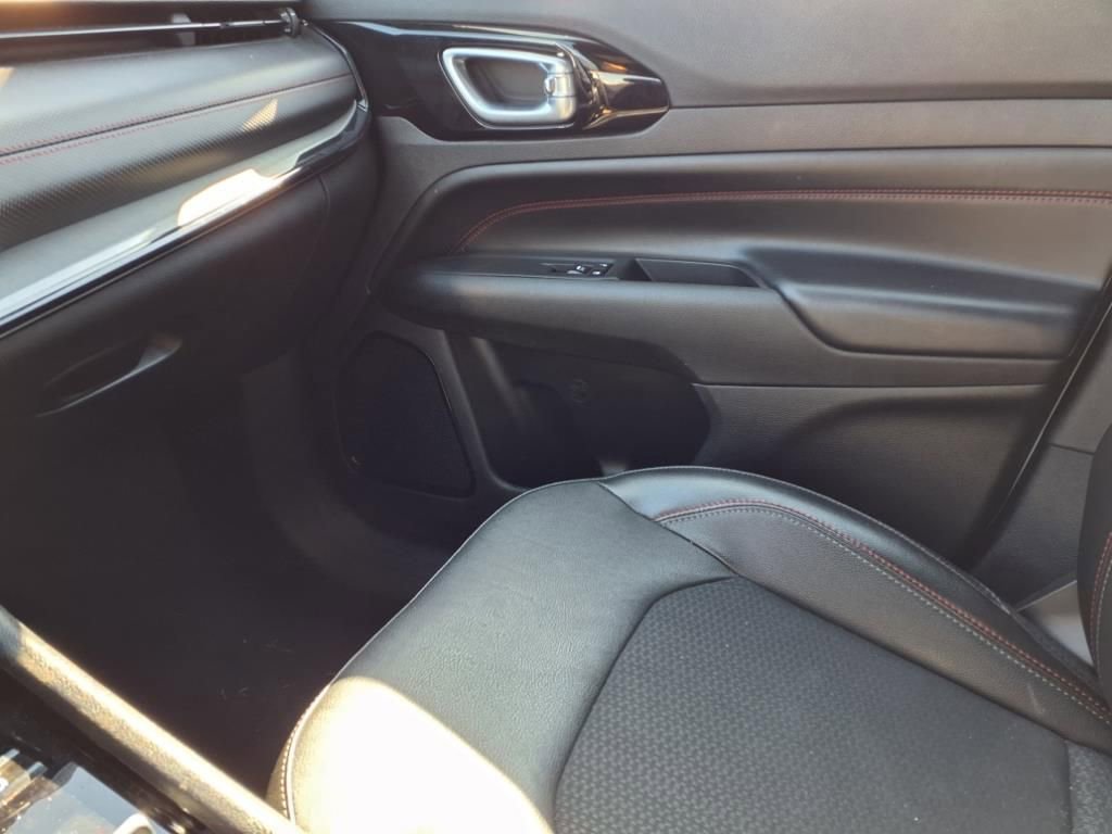 Used 2023 Jeep Compass Trailhawk image 26