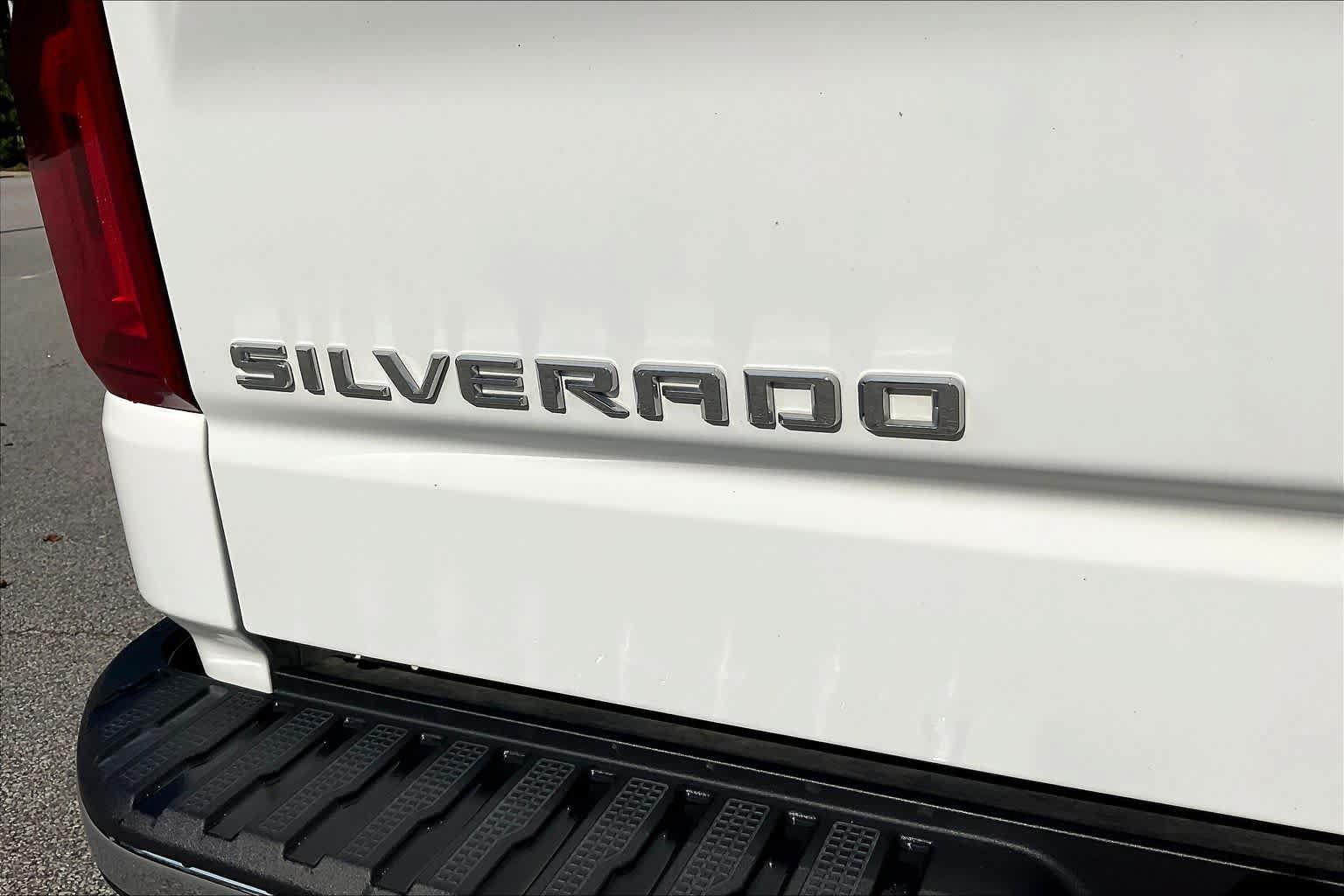 Used 2020 Chevrolet Silverado 1500 LTZ w/ LTZ Plus Package AWD/4WD image 30