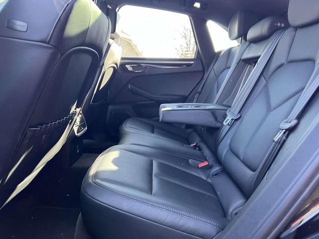 Certified 2023 Porsche Macan AWD/4WD image 15