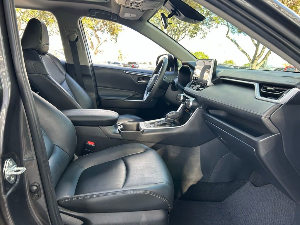 Used 2023 Toyota RAV4 XLE Premium image 37