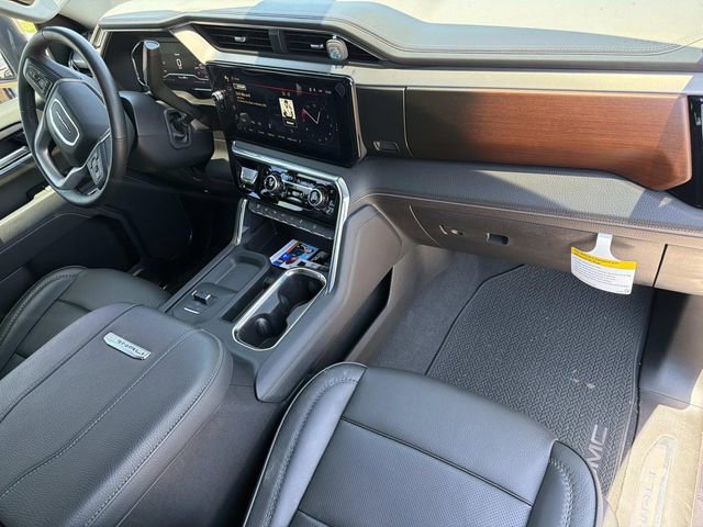 Used 2025 GMC Sierra 2500 Denali w/ Denali Reserve Package AWD/4WD image 17