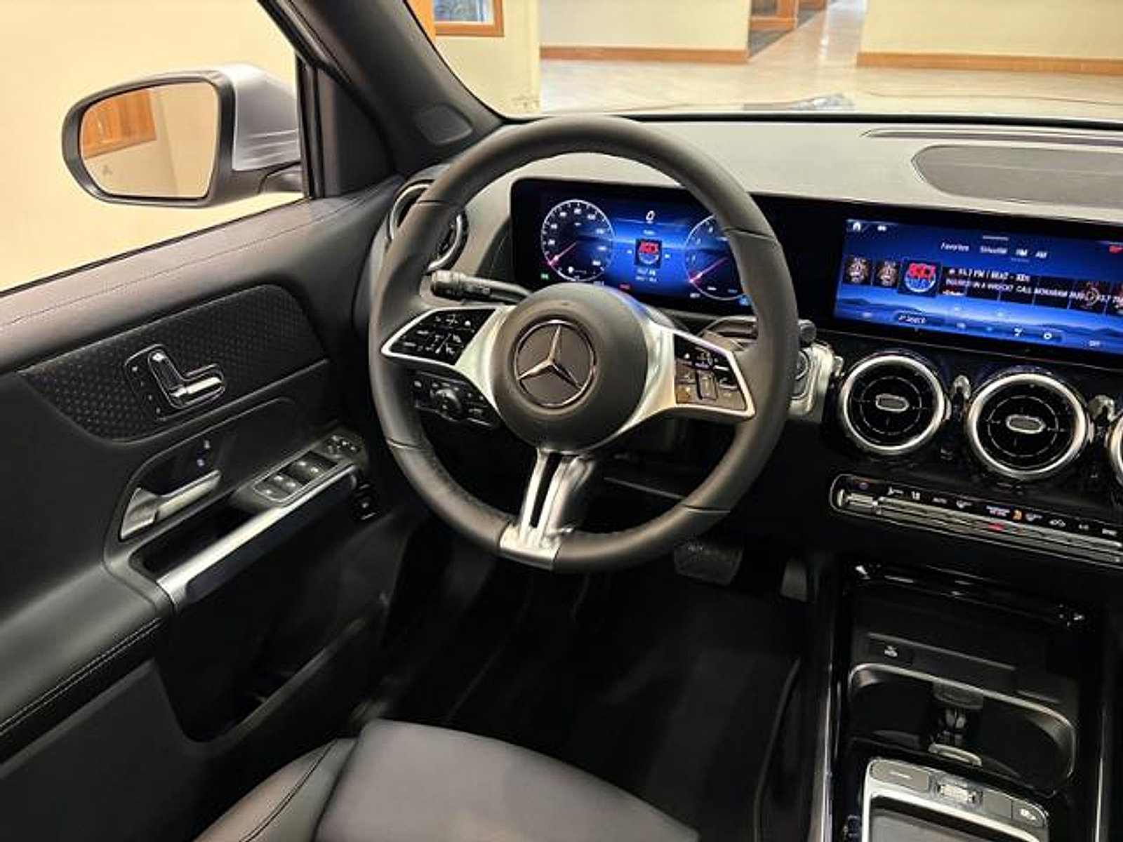 New 2026 Mercedes-Benz GLB 250 image 13