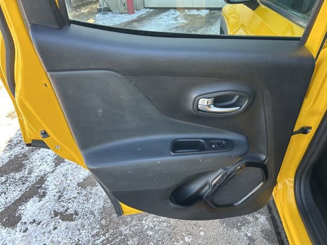 Used 2018 Jeep Renegade Altitude image 35