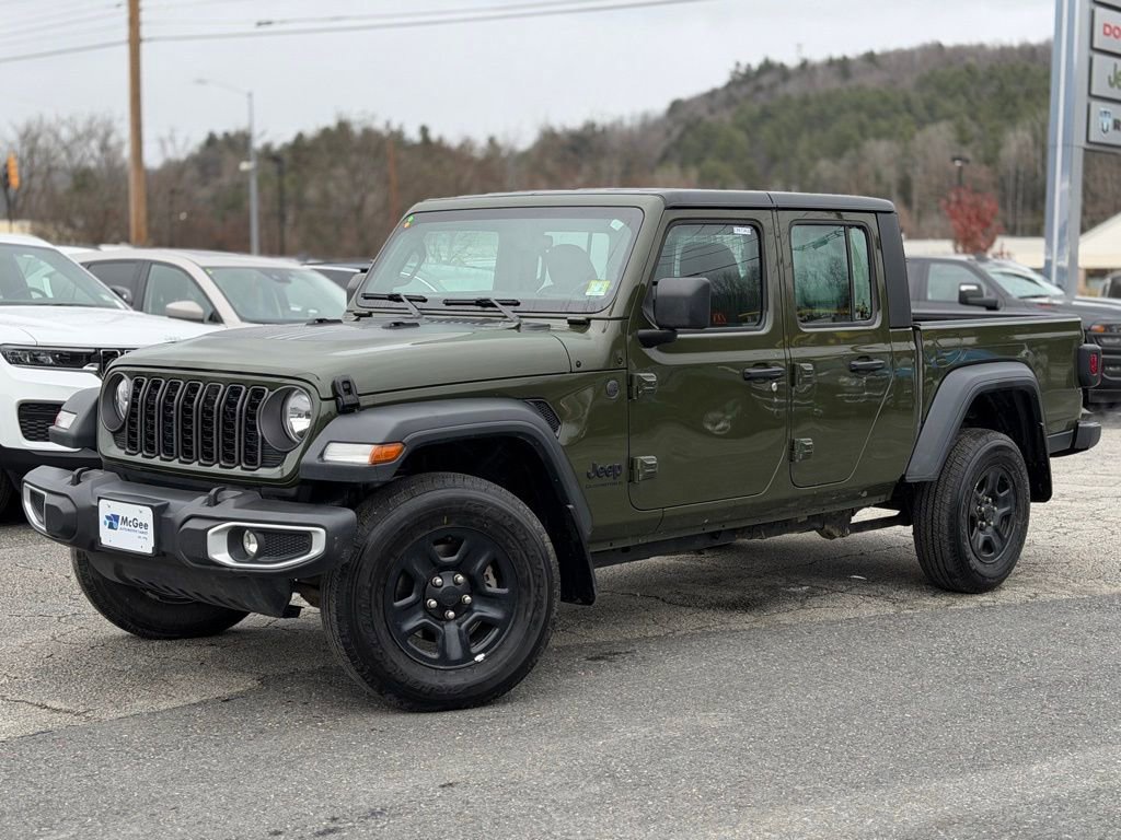 Used 2024 Jeep Gladiator Sport image 1