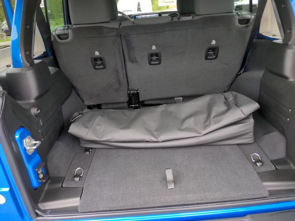 New 2025 Jeep Wrangler Sport S image 19