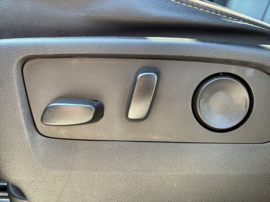 Used 2023 Chevrolet Tahoe Premier RWD image 13